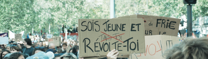 Avec la répression policière, la répression disciplinaire !